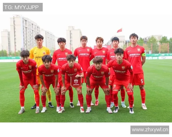 中乙联赛第30轮上海海港富盛经开队与温州俱乐部中胤队战成平局精彩对决