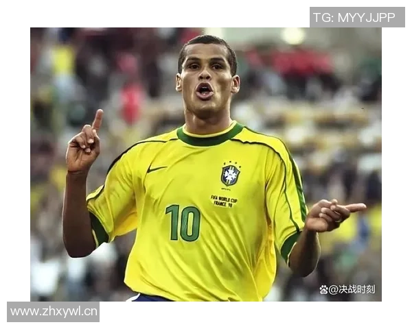 内马尔向里瓦尔多赠送签名球衣并晒合影表达对偶像的敬意