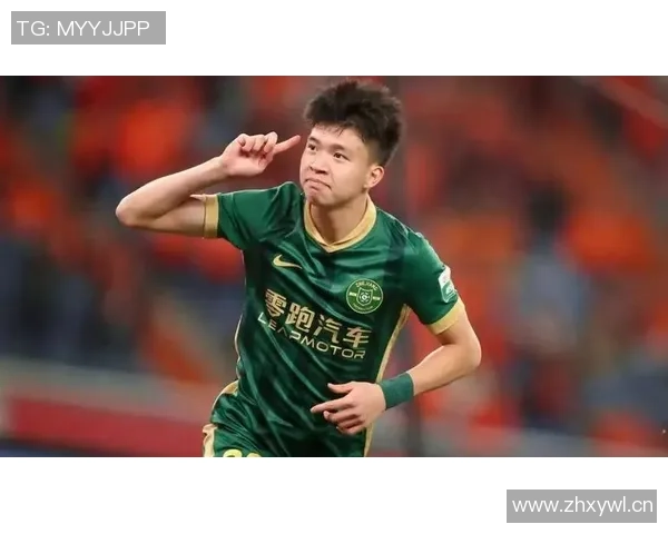 王钰栋19岁生日庆祝照曝光本赛季30场斩获12球荣膺本土射手王