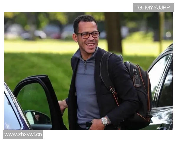 罗塞尼尔抵达伦敦即将成为切尔西新任主帅的消息引发关注