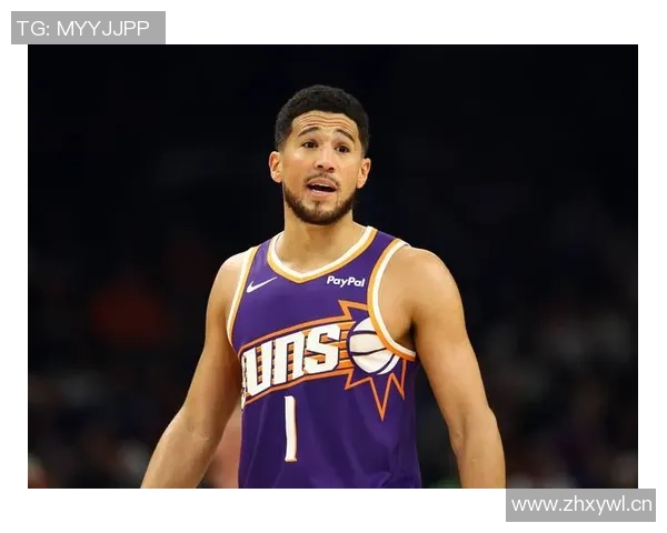 布克半场表现不佳仅得13分4助攻正负值惨淡11球队陷入困境 布克半场表现不佳仅得13分4助攻正负值惨淡11球队陷入困境