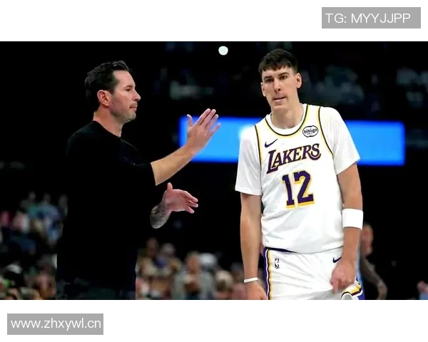 泰伦卢称赞首发球员首节表现出色展现良好比赛风格