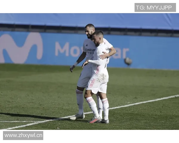 约维奇半场表现惊艳15分钟内斩获11分3板3助助球队领先 约维奇半场表现惊艳15分钟内斩获11分3板3助助球队领先